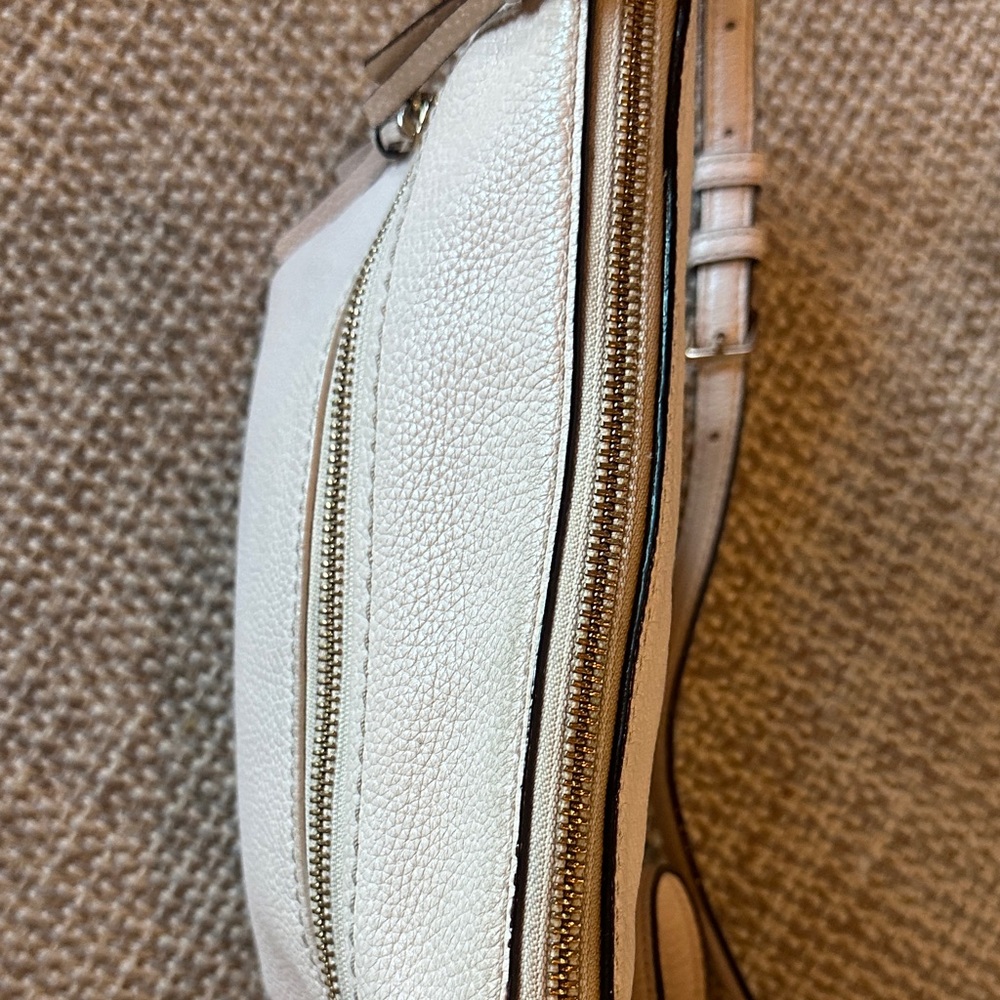 Kate Spade Ivory Crossbody Purse Great Condition!✨ - Picture 7 of 12